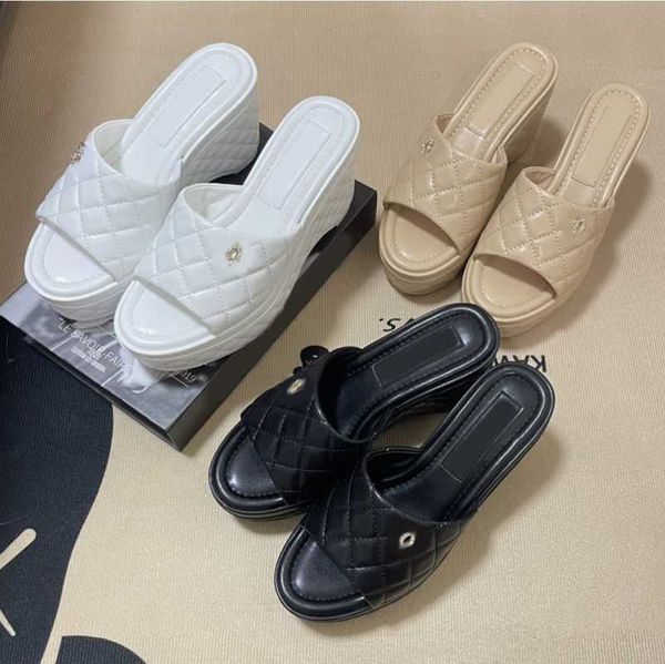 womens platform wedge heels 8.5cm slippers designer sandals quilted texture gold-tone metal slide 100% leather ladie summer beach shoe luxur, Black
womens platform wedge heels 8.5cm slippers designer sandals quilted texture gold-tone metal slide 100% leather ladie summer beach shoe luxur, Black