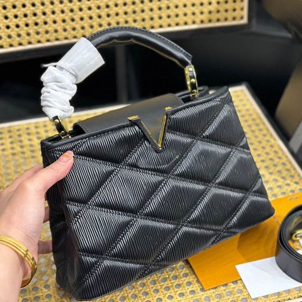 classic metal v-stitch women crossbody designer bag diamond lattice leather two sizes vintage handbag luxury handheld shoulder bag clutch fa
classic metal v-stitch women crossbody designer bag diamond lattice leather two sizes vintage handbag luxury handheld shoulder bag clutch fa