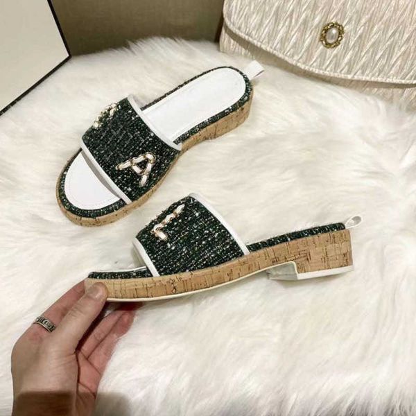 slippers small fragrance thick sole slotted summer letter chain wearing versatile roman tall women, Black
slippers small fragrance thick sole slotted summer letter chain wearing versatile roman tall women, Black