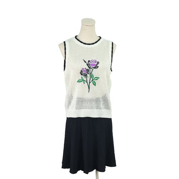 319 2023 runway summer brand same style sweater sleeveless pullover crew neck sleeveless striped fashion clothes womens yuecheng, White;black
319 2023 runway summer brand same style sweater sleeveless pullover crew neck sleeveless striped fashion clothes womens yuecheng, White;black
