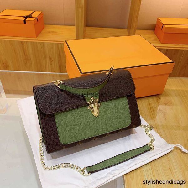 victoire flap chain bag women messenger bags luxury designer shoulder bag purse genuine leather internal capacity gold buckle classic old fl
victoire flap chain bag women messenger bags luxury designer shoulder bag purse genuine leather internal capacity gold buckle classic old fl