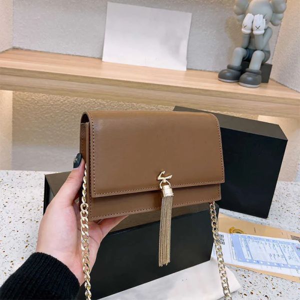 designer bag women handbag shoulder chain bag fashion luxury bags crossbody purses leather kate fringe handbags designers mens wallet card, Black;red
designer bag women handbag shoulder chain bag fashion luxury bags crossbody purses leather kate fringe handbags designers mens wallet card, Black;red