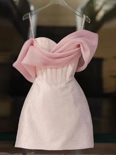 casual dresses french temperament suspender design sense niche highend chic fishbone waist skirt 230504, Black;gray
casual dresses french temperament suspender design sense niche highend chic fishbone waist skirt 230504, Black;gray