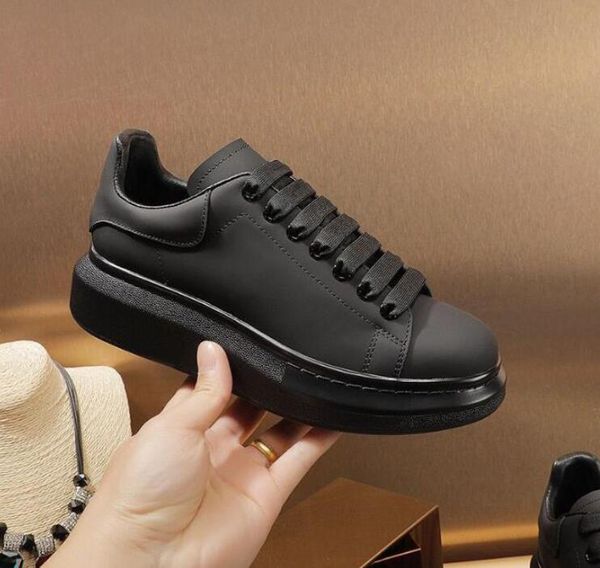 fashion luxury leather dress shoes man sneakers shoes white black trainers famous brands comfort outdoor trainers women omen casual walking
fashion luxury leather dress shoes man sneakers shoes white black trainers famous brands comfort outdoor trainers women omen casual walking
