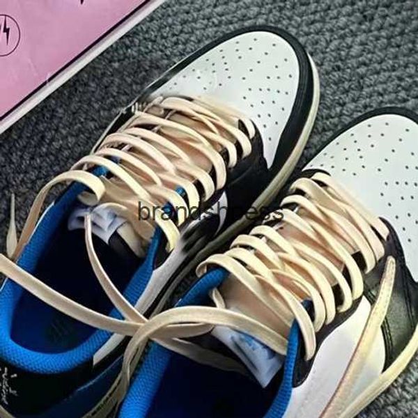 jumpman 1 low travis basketball shoes low pure original lightning barb mocha chicago pink university blue red bean male, Black
jumpman 1 low travis basketball shoes low pure original lightning barb mocha chicago pink university blue red bean male, Black