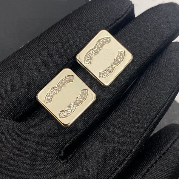 ccity stud various new women ear studsc earring fashion designer letters earing accessories for dinner party earrings 752, Golden;silver
ccity stud various new women ear studsc earring fashion designer letters earing accessories for dinner party earrings 752, Golden;silver