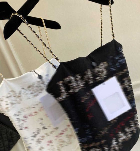 designer runway chan summer 2022 women's t-shirt fashion chain tanks ladies elegant letter women sleeveless casual tank 232, White
designer runway chan summer 2022 women's t-shirt fashion chain tanks ladies elegant letter women sleeveless casual tank 232, White