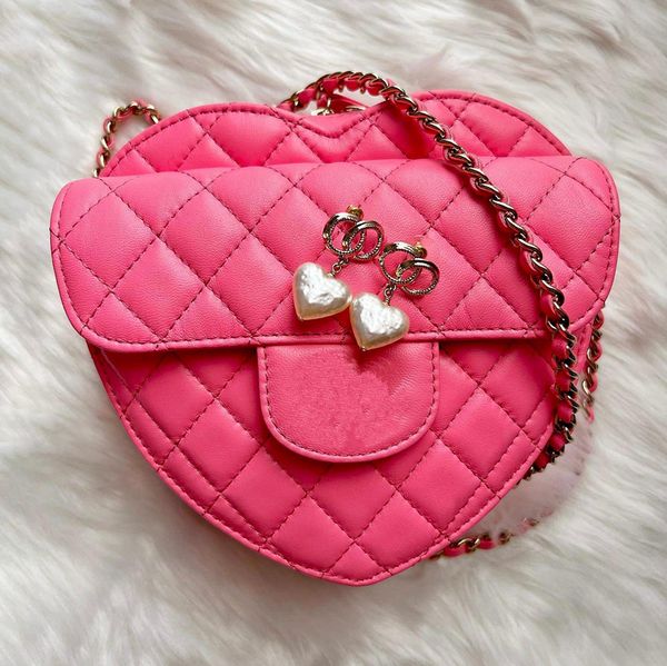 classic flap half moon clutch heart bags luxury tote cc purse and handbag womens men designer bag fashion cross body calfskin lambskin quilt
classic flap half moon clutch heart bags luxury tote cc purse and handbag womens men designer bag fashion cross body calfskin lambskin quilt