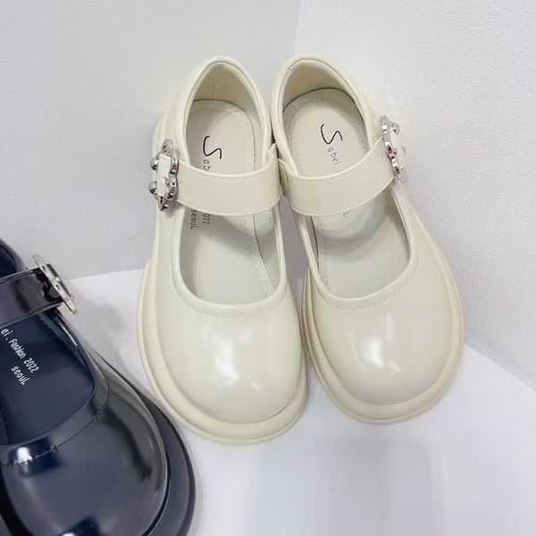sneakers kids shoes children casual baby simple flower princess autumn girl classic bright leather shallow mouth temperament dance e6451, Black;red
sneakers kids shoes children casual baby simple flower princess autumn girl classic bright leather shallow mouth temperament dance e6451, Black;red