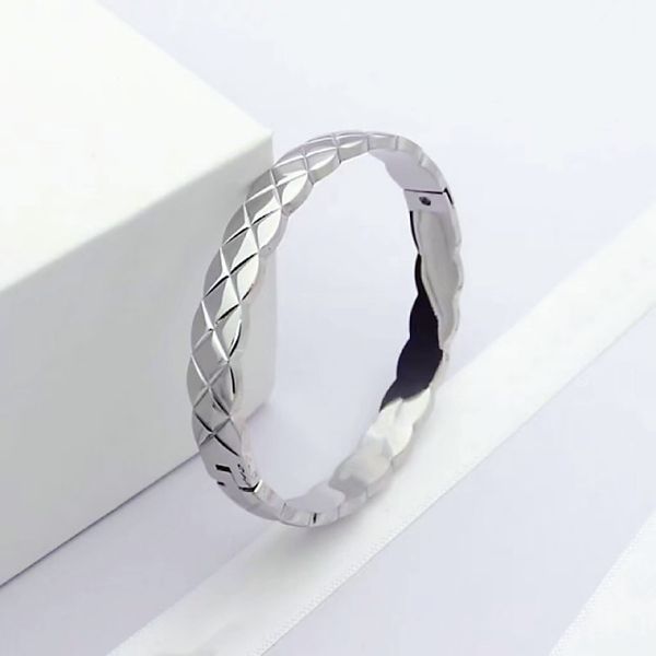 women's checkered mesh bracelet, classic designer brand bracelet, girl's valentine's day jewelry gift, 316l stainless steel j, Golden;silver
women's checkered mesh bracelet, classic designer brand bracelet, girl's valentine's day jewelry gift, 316l stainless steel j, Golden;silver