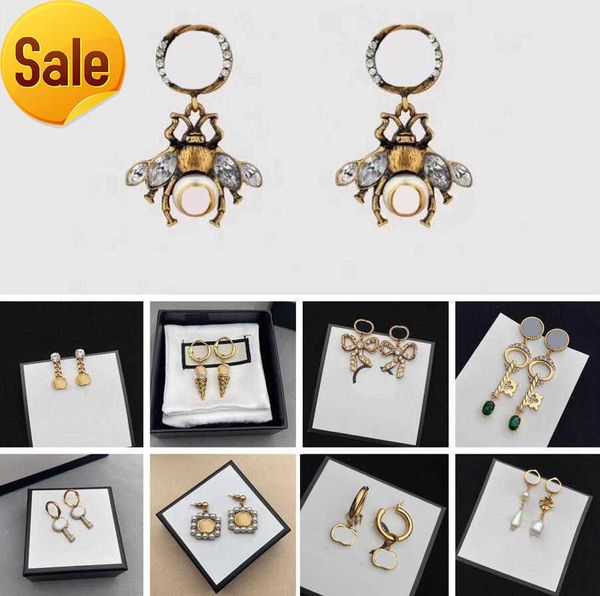 fashion gold women designer double letter stud luxury geometric crystal heart-shaped couple zircon cute earrings for lady wedding hoop, Golden;silver
fashion gold women designer double letter stud luxury geometric crystal heart-shaped couple zircon cute earrings for lady wedding hoop, Golden;silver