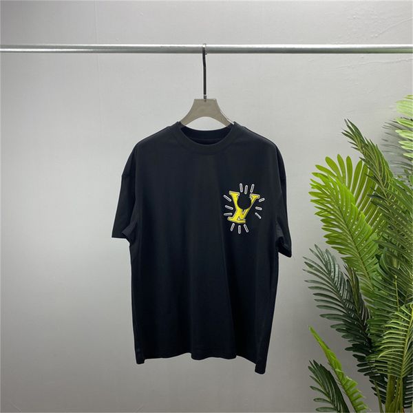 2023 summer mens designer t shirt casual man womens tees with letters print short sleeves sell luxury men hip hop clothes s-xxl ab39, White;black
2023 summer mens designer t shirt casual man womens tees with letters print short sleeves sell luxury men hip hop clothes s-xxl ab39, White;black