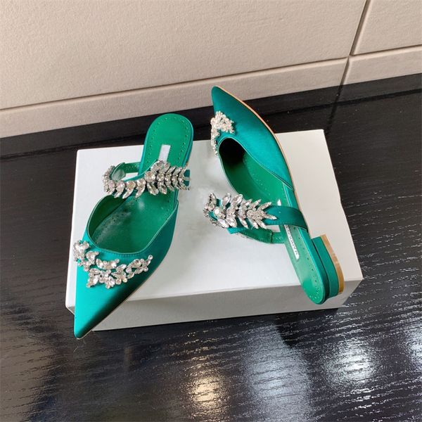 dress shoes european and american womens mules pointed toe flat diamond decoration shoes 230503, Black
dress shoes european and american womens mules pointed toe flat diamond decoration shoes 230503, Black