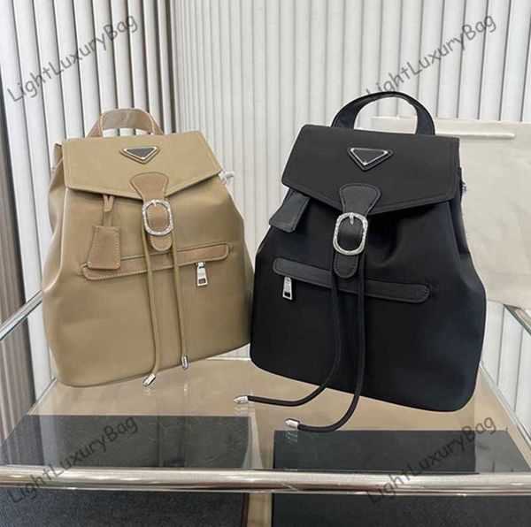 brands deluxe shoulder bag for men and women fashion triangle emblem nylon backpack outdoor travel duffel bag 220429
brands deluxe shoulder bag for men and women fashion triangle emblem nylon backpack outdoor travel duffel bag 220429