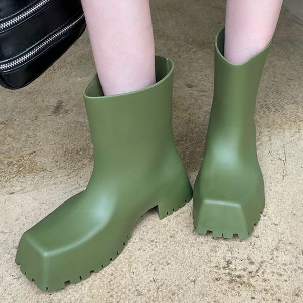 rain boots slipon ladies ankle boots for women 2023 autumn square toe female shoes fashion platform short modern booties 230504, Black;red
rain boots slipon ladies ankle boots for women 2023 autumn square toe female shoes fashion platform short modern booties 230504, Black;red