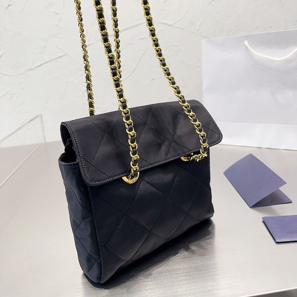 shoulder bag designer handbag crossbody bag women's bag new parachute pack single shoulder bag one pack multi-purpose size 22 17cm
shoulder bag designer handbag crossbody bag women's bag new parachute pack single shoulder bag one pack multi-purpose size 22 17cm