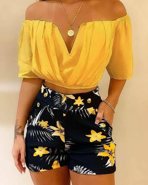 dress vrouwen casual 2 stuks past off shoulder ruches crop en tropische print button ontwerp shorts set, White
dress vrouwen casual 2 stuks past off shoulder ruches crop en tropische print button ontwerp shorts set, White