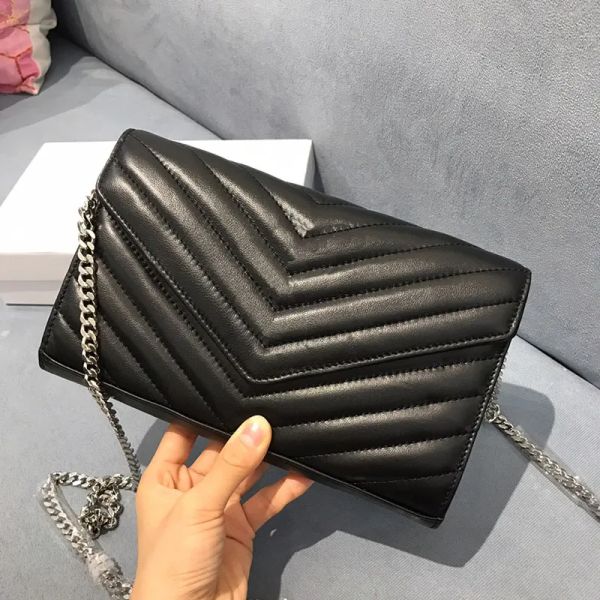 genuine leather shoulder bag women card holder zipper wristband travel case purse wallet luxurys designer bags messenger crossbody bag totes, Black;red
genuine leather shoulder bag women card holder zipper wristband travel case purse wallet luxurys designer bags messenger crossbody bag totes, Black;red