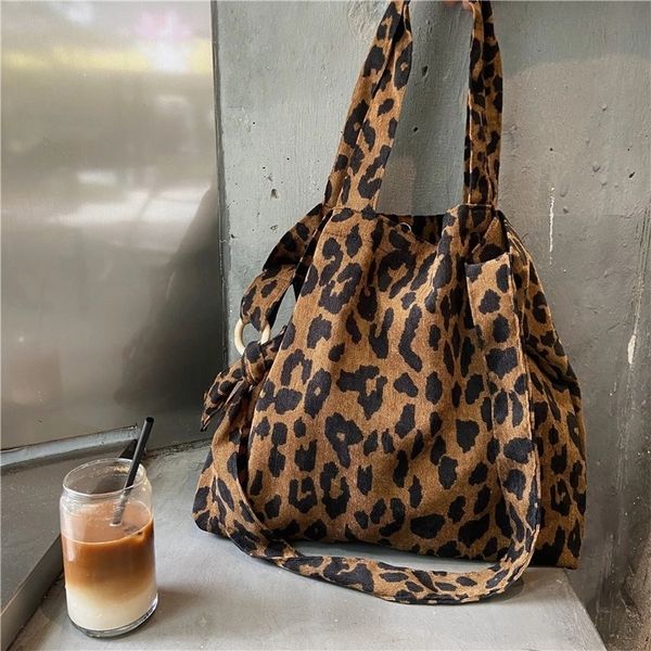evening bags autumn winter corduroy shoulder retro leopard pattern handbag female daily warm soft shopping bag 230504 230504
evening bags autumn winter corduroy shoulder retro leopard pattern handbag female daily warm soft shopping bag 230504 230504