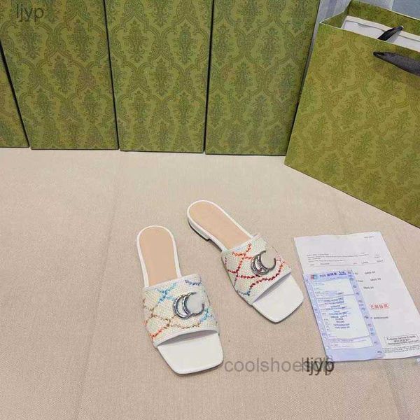 sandals slipper foam runners bags designer women rubber patent leather it is a kind of shoes that can be matched with clothes at will 34-41, Black
sandals slipper foam runners bags designer women rubber patent leather it is a kind of shoes that can be matched with clothes at will 34-41, Black