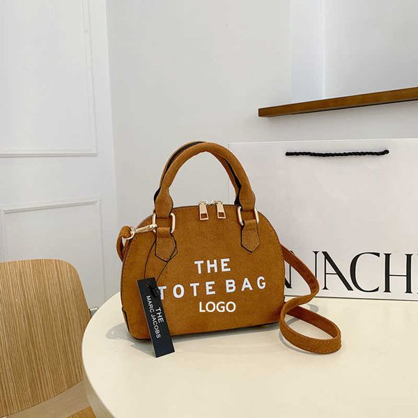 2023 fashion handbag s handheld shell new deerskin fleece shoulder spring texture crossbody bag
2023 fashion handbag s handheld shell new deerskin fleece shoulder spring texture crossbody bag