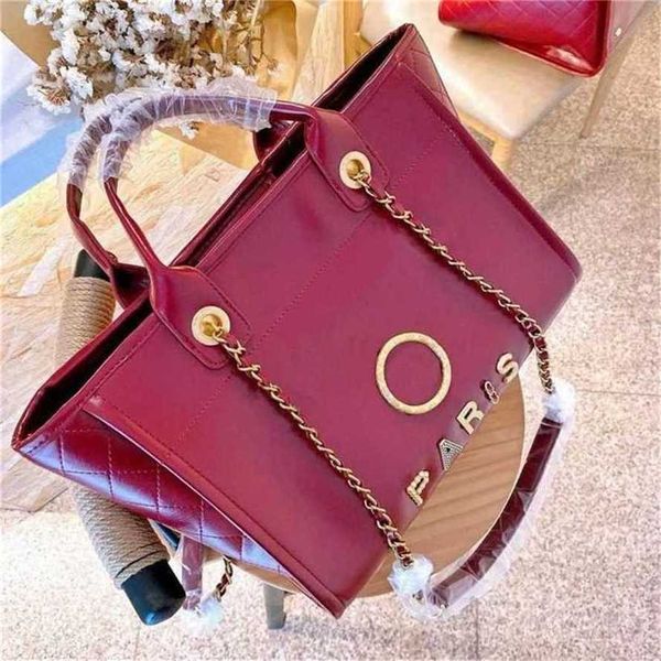 classic luxury handbags beach bags brand metal badge tote bag small evening handbag female capacity large leather one shoulder backpack 50% 
classic luxury handbags beach bags brand metal badge tote bag small evening handbag female capacity large leather one shoulder backpack 50%