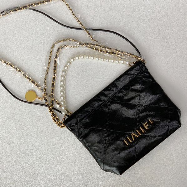 classic calfskin mini 22 shopping bags with pearl chain handle totes gold metal hardware matelasse real leather strap crossbody shoulder han
classic calfskin mini 22 shopping bags with pearl chain handle totes gold metal hardware matelasse real leather strap crossbody shoulder han