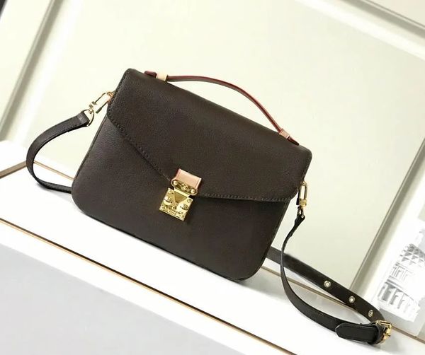 fashion designers women handbags luxurys lady crossbody bags highs quality leather shoulder bag flowers letter messenger purses original cha, Black;red
fashion designers women handbags luxurys lady crossbody bags highs quality leather shoulder bag flowers letter messenger purses original cha, Black;red