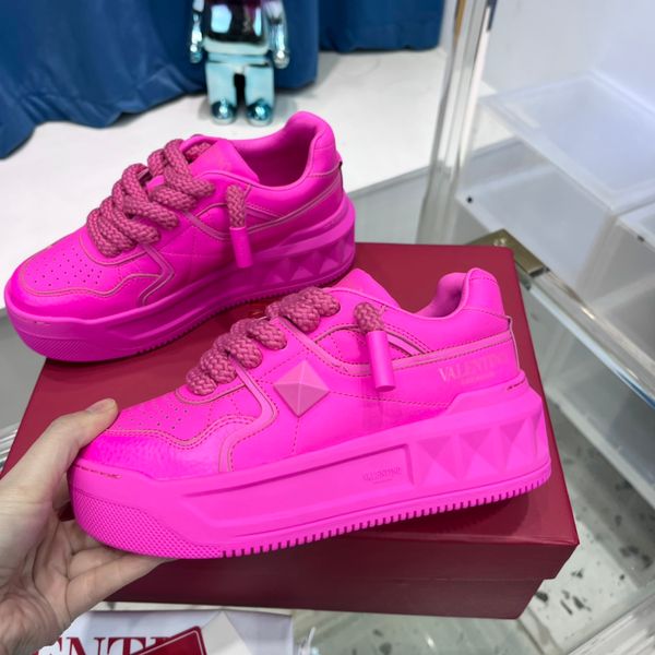 2023 new beautiful fall womens and mens luxury designer sneaker casual designer sneakers shoes - womens and mens eu size 35-46 shoes sneaker, Red;white
2023 new beautiful fall womens and mens luxury designer sneaker casual designer sneakers shoes - womens and mens eu size 35-46 shoes sneaker, Red;white