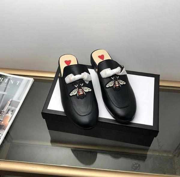 2023 designer women fur slippers bee loafers genuine leather mules princetown fashion woman metal buckle chain lazy slides genuine casual fl, Black
2023 designer women fur slippers bee loafers genuine leather mules princetown fashion woman metal buckle chain lazy slides genuine casual fl, Black
