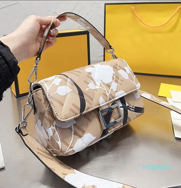 designer-crossbody bag women shoulder bags detachable handle strap silver hardware flap handbags purse fashion letters
designer-crossbody bag women shoulder bags detachable handle strap silver hardware flap handbags purse fashion letters