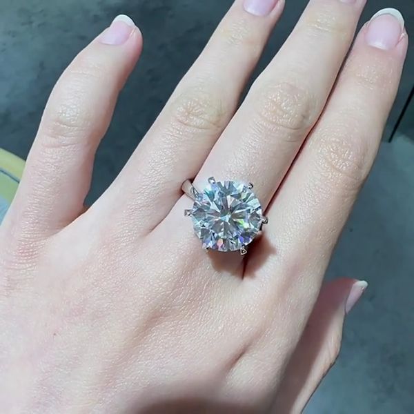 round cut real 8ct moissanite diamond ring 100% real 925 sterling silver party wedding band rings for women engagement jewelry, Slivery;golden
round cut real 8ct moissanite diamond ring 100% real 925 sterling silver party wedding band rings for women engagement jewelry, Slivery;golden