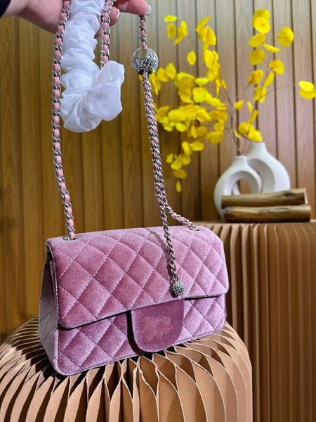 women luxury channel bag designer bags shoulder bags tote texture diamond patent braidr bag new fashion velvet envelope bag messenger bag cr 
women luxury channel bag designer bags shoulder bags tote texture diamond patent braidr bag new fashion velvet envelope bag messenger bag cr