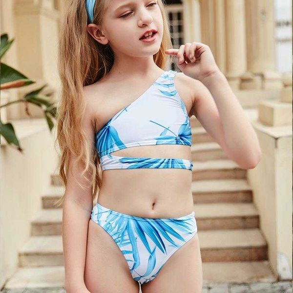 childrens swimwear digital printing shoulder hollow out girls spring swimsuit baby bikini, White;black
childrens swimwear digital printing shoulder hollow out girls spring swimsuit baby bikini, White;black