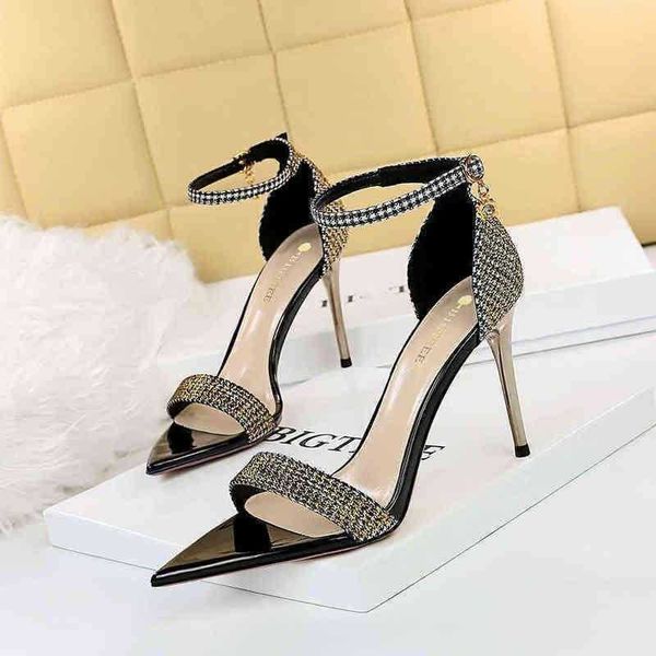sandals women designer pointed banquet high heels fashion open toe rhinestones thin heeled evening party dress shoes 220326, Black
sandals women designer pointed banquet high heels fashion open toe rhinestones thin heeled evening party dress shoes 220326, Black