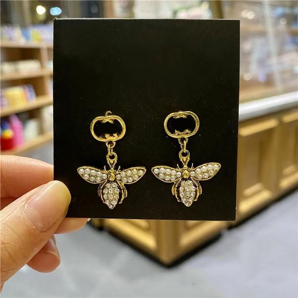 luxury designer brand letter stud earring elegant women bee letter earring wedding party jewerlry accessories high quality, Golden;silver
luxury designer brand letter stud earring elegant women bee letter earring wedding party jewerlry accessories high quality, Golden;silver