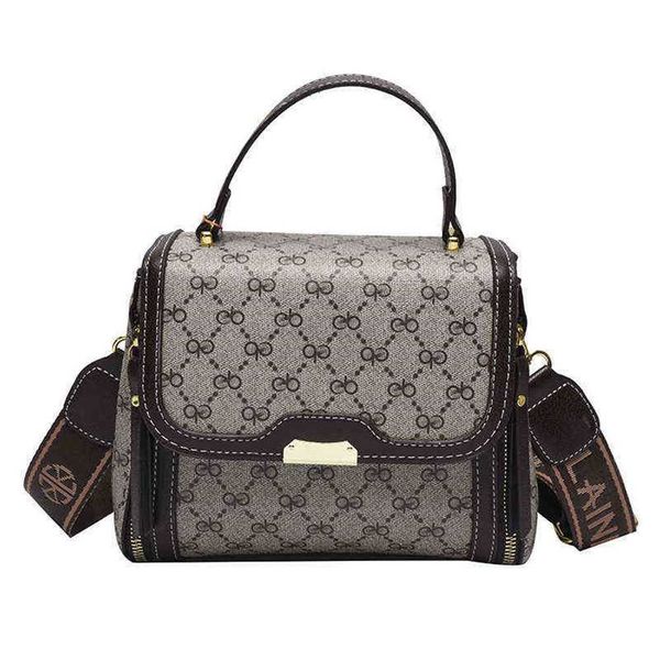 handbags outlet printed 2023 new atmosphere one shoulder hand versatile large capacity messenger small square bag
handbags outlet printed 2023 new atmosphere one shoulder hand versatile large capacity messenger small square bag