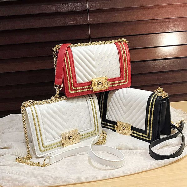 2023 handbag autumn/winter new women's wind lingge chain shoulder fashion casual texture small square bag
2023 handbag autumn/winter new women's wind lingge chain shoulder fashion casual texture small square bag