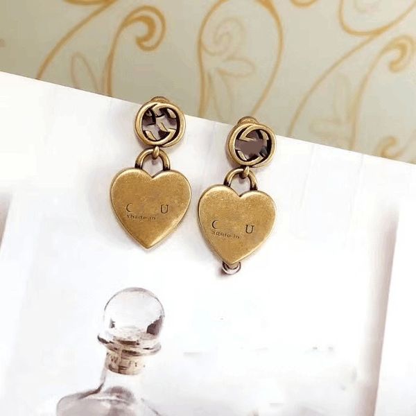 luxury designer brand letter stud earring elegant women retro heart earring wedding party jewerlry accessories high quality, Golden;silver
luxury designer brand letter stud earring elegant women retro heart earring wedding party jewerlry accessories high quality, Golden;silver