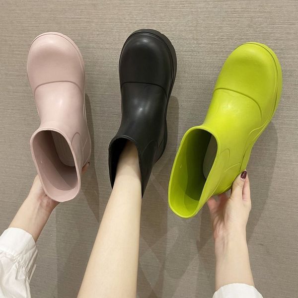 rain boots fashion women's thick sole short solid color rubber flat middle heel pu ladies large size 230504, Black;red
rain boots fashion women's thick sole short solid color rubber flat middle heel pu ladies large size 230504, Black;red