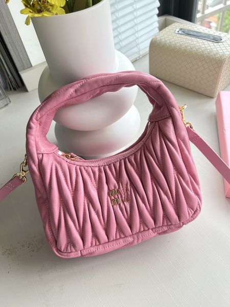 luxury classic hobo underarm bag genuine leather miu wander matelasse women's designer purses clutch with shoulder strap tote crossbody
luxury classic hobo underarm bag genuine leather miu wander matelasse women's designer purses clutch with shoulder strap tote crossbody