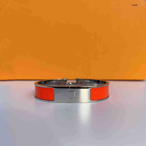 2022 highly quality designer bangle design bangle stainless steel gold buckle bracelet fashion jewelry men and women h bracelets love couple, Black
2022 highly quality designer bangle design bangle stainless steel gold buckle bracelet fashion jewelry men and women h bracelets love couple, Black
