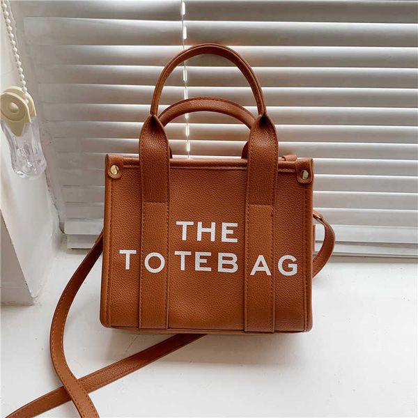 2023 fashion handbag texture handbag new summer spring women's personalized letter single shoulder simple crossbody bag tide
2023 fashion handbag texture handbag new summer spring women's personalized letter single shoulder simple crossbody bag tide