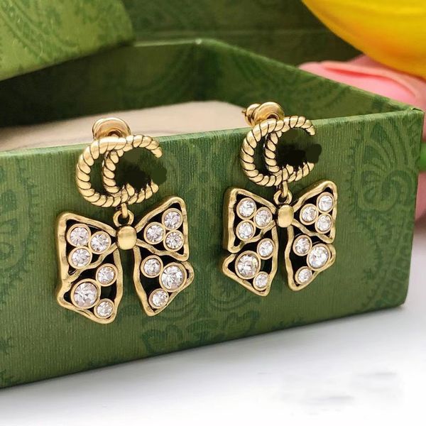 luxury designer brand letter stud earring elegant women fashion butterfly letter earring wedding party jewerlry accessories high quality, Golden;silver
luxury designer brand letter stud earring elegant women fashion butterfly letter earring wedding party jewerlry accessories high quality, Golden;silver