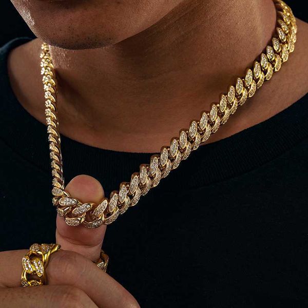manufacturer wholesales fine jewelry 12mm gold plated 925 sterling silver vvs moissanite diamond cuban link chain necklace
manufacturer wholesales fine jewelry 12mm gold plated 925 sterling silver vvs moissanite diamond cuban link chain necklace