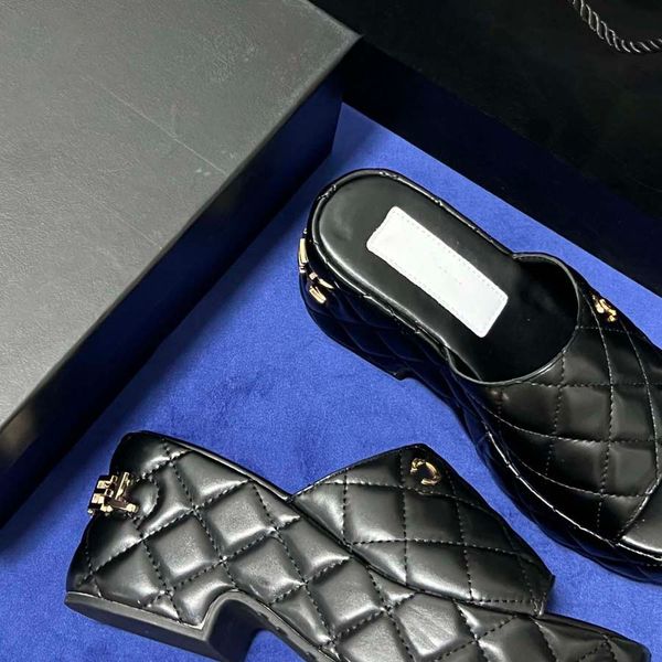 2023 news women slides classic slippers slides lambskin blue home casual sandals summer designer luxury fashion ladies beach outdoors slopin, Black
2023 news women slides classic slippers slides lambskin blue home casual sandals summer designer luxury fashion ladies beach outdoors slopin, Black