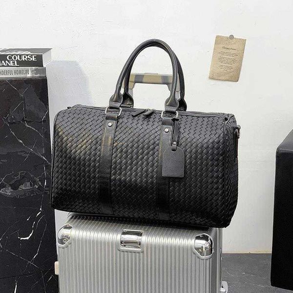 shopping bags large capacity men's travel bag big shoulder duffle carry on luggage tote woven pu leather black men handbags bolso hombr
shopping bags large capacity men's travel bag big shoulder duffle carry on luggage tote woven pu leather black men handbags bolso hombr