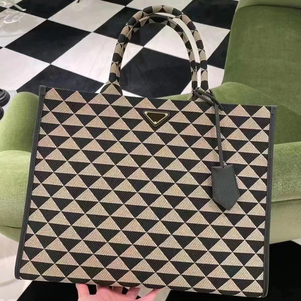 3 size prad symbole triangle large tote bags womens canvas embossed 10a quality beach mans handle bag designer shoulder crossbody purse luxu
3 size prad symbole triangle large tote bags womens canvas embossed 10a quality beach mans handle bag designer shoulder crossbody purse luxu