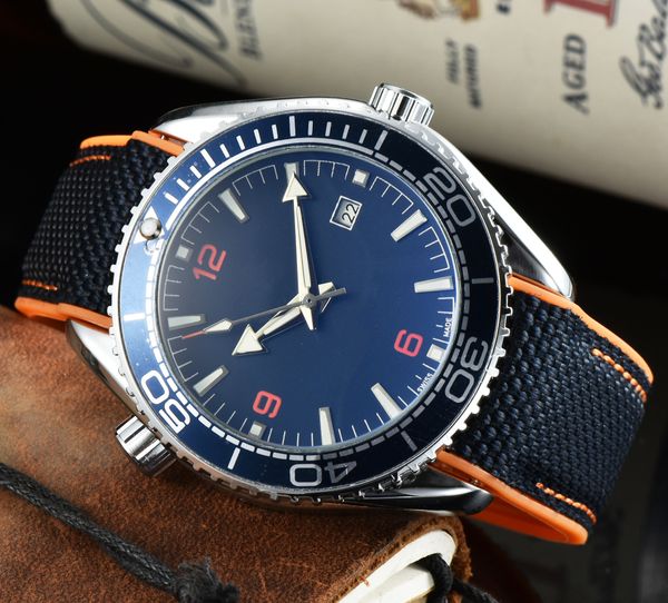 luxury men's and women's watches, rubber steel strap, mechanical watch, ceramic bezel, fashionable men's aaa watch, Slivery;brown
luxury men's and women's watches, rubber steel strap, mechanical watch, ceramic bezel, fashionable men's aaa watch, Slivery;brown