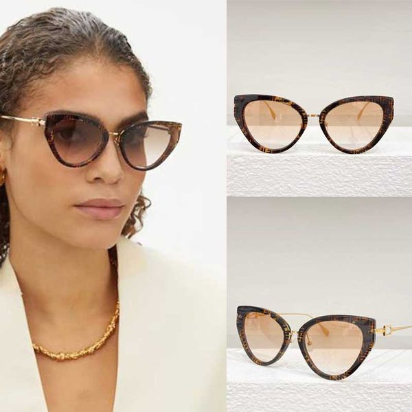 fashion womens baguette sunglasses fe40014 havana acetate fiber cat eye sunglasses lady casual style gold metal mirror legs, White;black
fashion womens baguette sunglasses fe40014 havana acetate fiber cat eye sunglasses lady casual style gold metal mirror legs, White;black